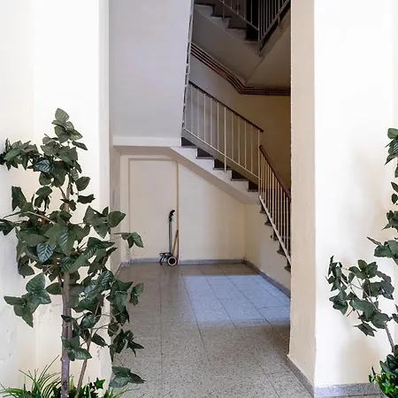 Guesthost - Bright & Comfortable Apartamento Livorno